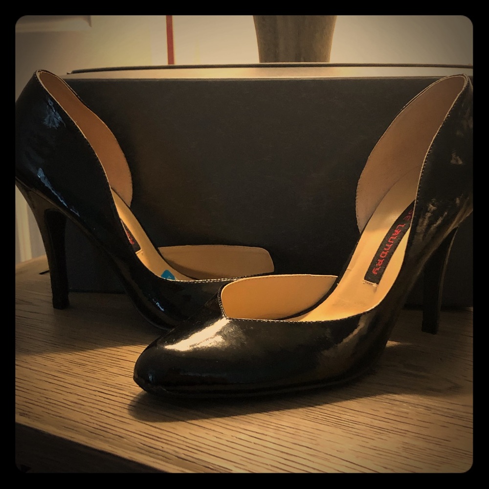 Never worn Chinese Laundry patent heels
